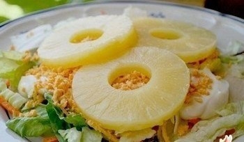 "Салат из курицы с ананасами, грибами и сыром" "Салат из курицы с ананасами, грибами и сыром"
