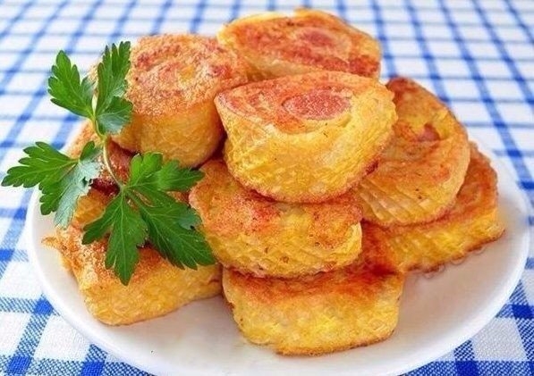 СОСИСКИ С КАРТОФЕЛЕМ В ВАФЛЯХ СОСИСКИ С КАРТОФЕЛЕМ В ВАФЛЯХ