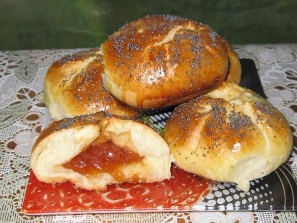 Булочки с повидлом. Булочки с повидлом.