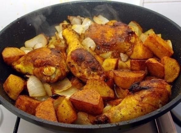 Софрито или курица с картошкой и луком Софрито или курица с картошкой и луком
