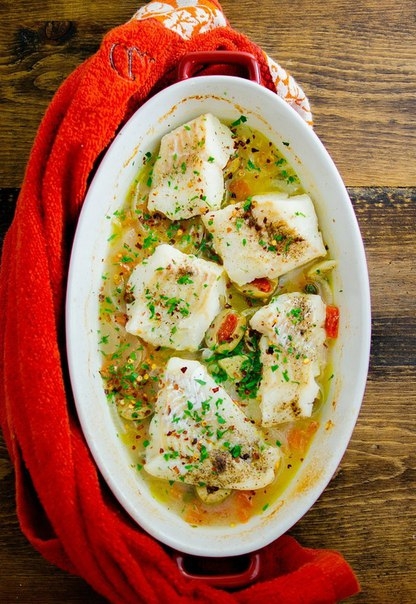 •Филе трески, запечённое с овощами, оливками и каперсами• •Филе трески, запечённое с овощами, оливками и каперсами•