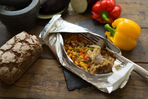 •Белая рыба, запечённая с овощами в особых конвертах• •Белая рыба, запечённая с овощами в особых конвертах•