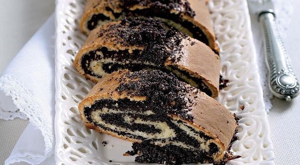 Медовый рулет с маком и душистым перцем