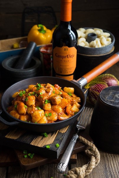 Паприкаш с мясом и ньокками — немного Австро-венгрии Паприкаш с мясом и ньокками — немного Австро-венгрии