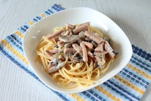 ПАСТА С ВЕТЧИНОЙ И ГРИБАМИ ПАСТА С ВЕТЧИНОЙ И ГРИБАМИ