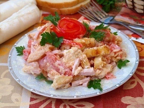 САЛАТ С ВЕТЧИНОЙ И ПОМИДОРАМИ. САЛАТ С ВЕТЧИНОЙ И ПОМИДОРАМИ.