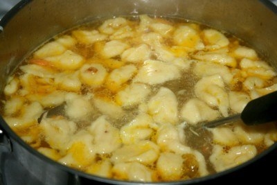 Суп с клецками. Легкий, но питательный, бюджетный, простой, супер-вкусный. Суп с клецками. Легкий, но питательный, бюджетный, простой, супер-вкусный.