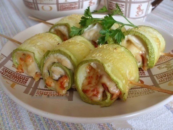 Суперские рулетики из кабачков с куриным филе! Суперские рулетики из кабачков с куриным филе!