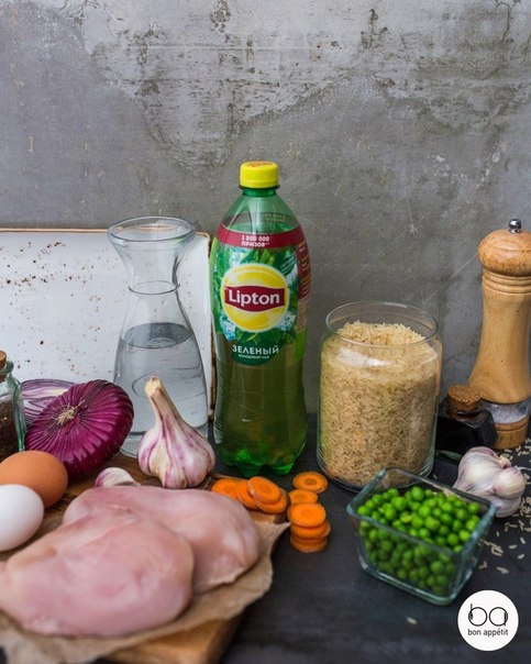 Острый жареный рис с курицей