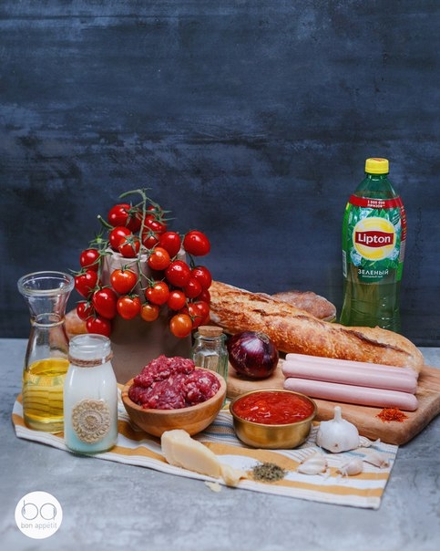 Хот-доги с сырным соусом