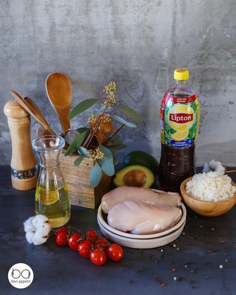 Буррито с курицей и гуакамоле Буррито с курицей и гуакамоле