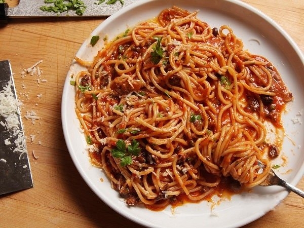 Паста с анчоусами и оливками Паста с анчоусами и оливками