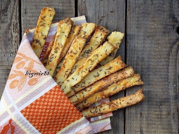 Картофельные палочки.
