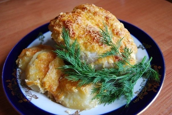 Диетическая куриная грудка понравится всем, кто соблюдает диету, ведь она обладает нежным, утонченны