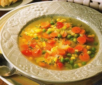 Легкий овощной суп с кукурузой Легкий овощной суп с кукурузой