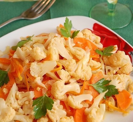 Цветная капуста, тушеная в апельсиновом соусе Цветная капуста, тушеная в апельсиновом соусе