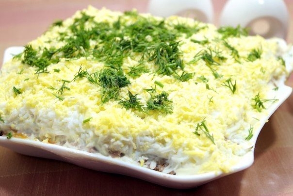 НЕЖНЫЙ САЛАТ С КУРИНОЙ ПЕЧЕНЬЮ
