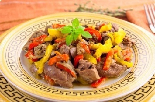 уриная печень с луком и болгарским перцем