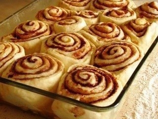 БУЛОЧКИ С КАРАМЕЛЬЮ И ЯБЛОКАМИ БУЛОЧКИ С КАРАМЕЛЬЮ И ЯБЛОКАМИ