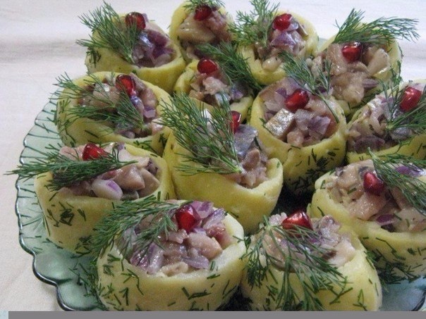 СЕЛЕДКА С КАРТОШКОЙ НА ПРАЗДНИЧНЫЙ СТОЛ