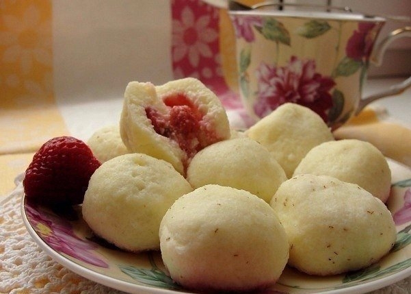 Кнедлики с клубникой