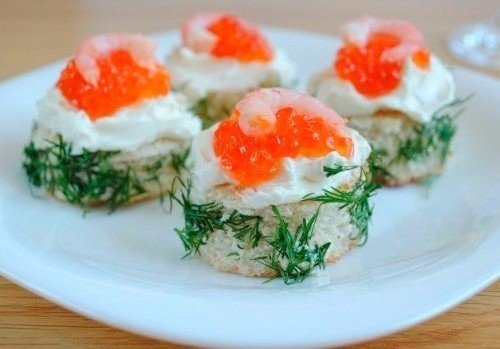 БУТЕРБРОДЫ С КРАСНОЙ ИКРОЙ
