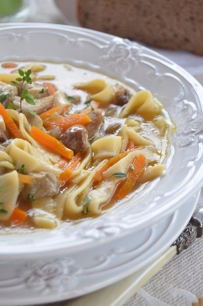Лапша куриная с грибами и тимьяном