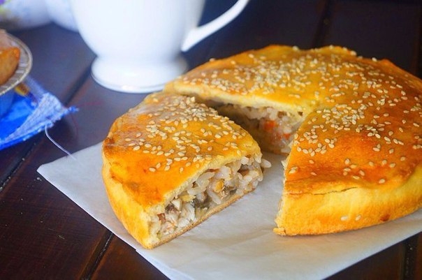 Мини пироги с курицей, рисом и баклажанами