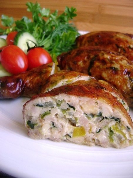 Ножки куриные, фаршированные шпинатом, сыром и овощами