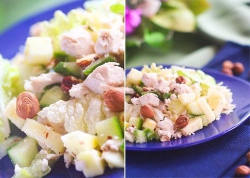Салат с куриным филе, огурцами и орехами.