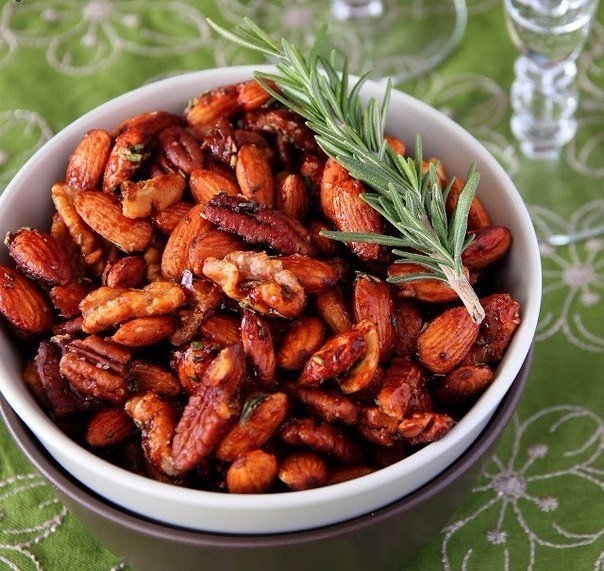 Сладко-острая ореховая смесь.