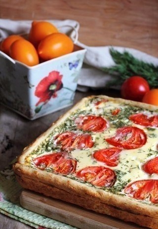 Сырно-помидорный пирог.