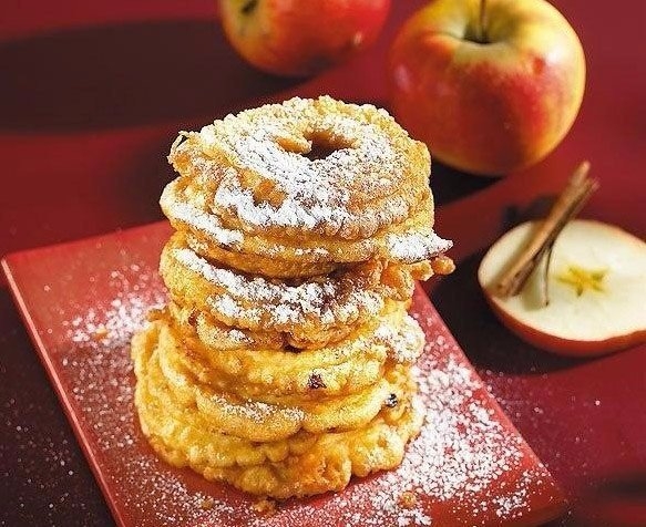 Яблочные кольца с изюмом и орехами