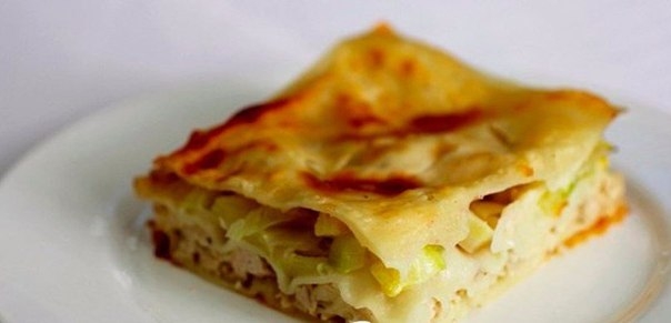 Лазанья c курицей и кабачками под соусом "Бешамель"