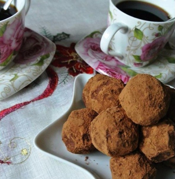 МИНДАЛЬНЫЕ ШАРИКИ С КОКОСОМ