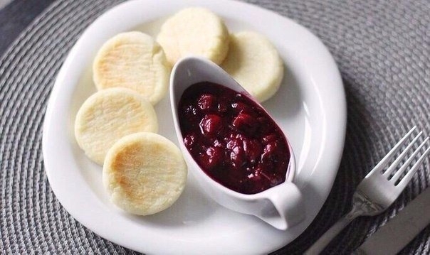 Десерт необыкновенно вкусный и полезный! Готовится очень просто!