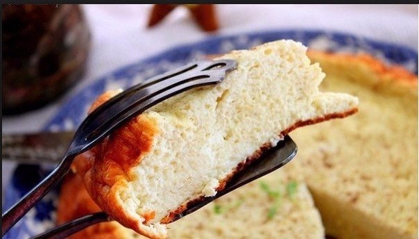 Нежная воздушная запеканка из такого полезного творожка! Кушаем с удовольствием!