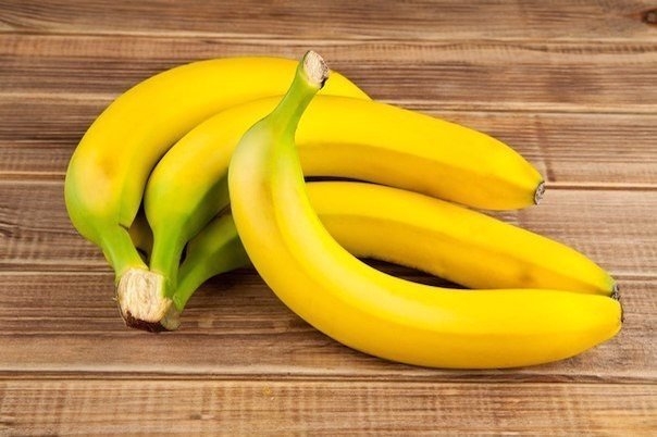 Бананы - это настоящие суперпродукты. В них полно всего и сразу: питательных веществ, витаминов, нат