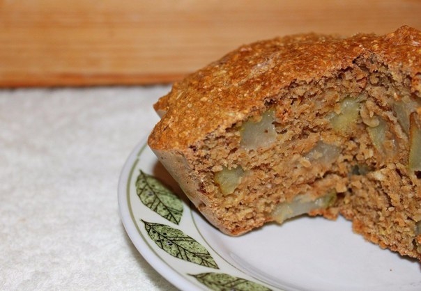 Кексик превосходный! Ароматная груша так и манит отведать кусочек!