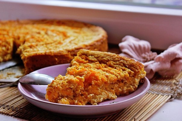 Для большой компании любителей чая можно испечь чудный пирог. Вкусный и полезный!