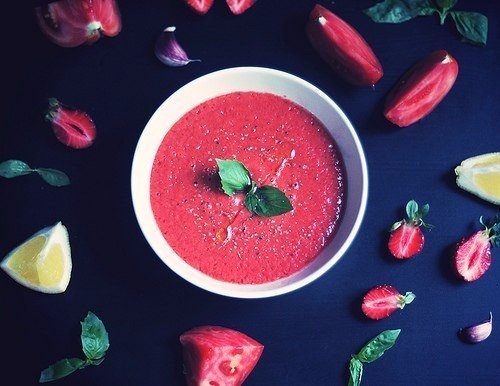 Нежнейший суп с насыщенным сладковатым вкусом. Никакой плиты &mdash; только свежие овощи, специи и 5 клубн