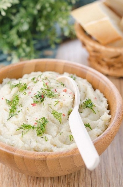 Получается очень вкусно, практически не отличить от картофельного пюре, но вкус, за счет яблока боле