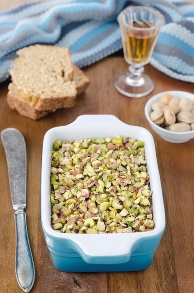 Очень вкусный паштет, авокадо придает ему ту сливочность, которую обычно дают сливки или сливочное м