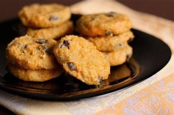 Порадуйте себя очень вкусным и полезным мягким печеньем, которое подойдет для завтрака и станет отли