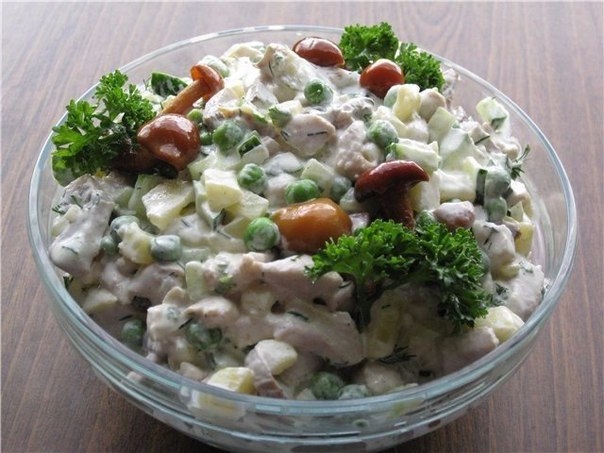Сочный сытный салат для праздничного стола. Очень вкусный! Сочный сытный салат для праздничного стола. Очень вкусный!