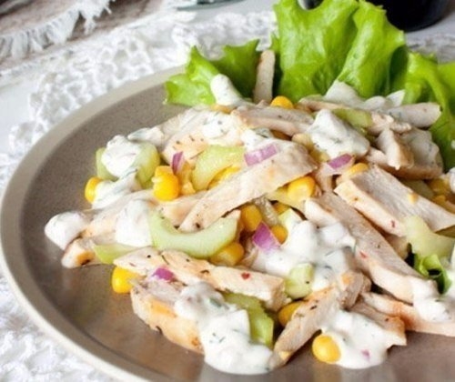 Хрустящий салатик из овощей и кальмарчика. Потрясающе вкусно! Хрустящий салатик из овощей и кальмарчика. Потрясающе вкусно!