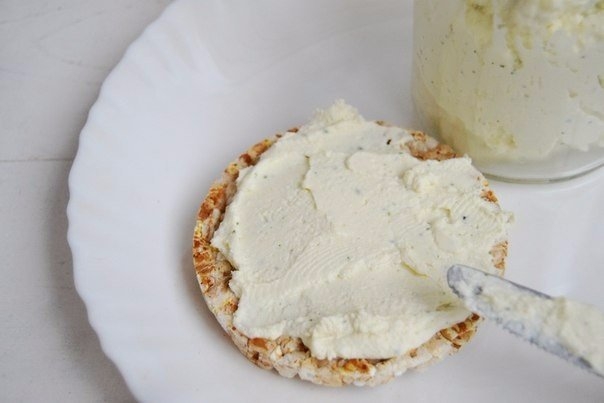 Нежнейший сырок для самых вкусных в мире бутербродов. Перекусить будет удобно в любой момент! Нежнейший сырок для самых вкусных в мире бутербродов. Перекусить будет удобно в любой момент!