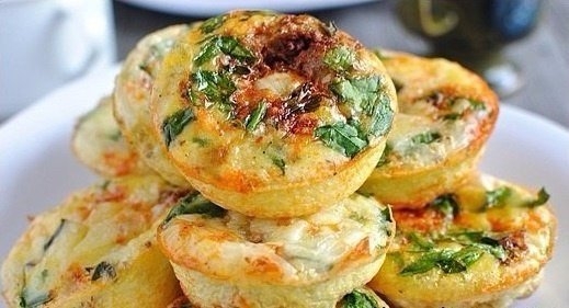 Не успела выложить запеканочки на тарелку, как разлетелись все! Как говорится, вкусноте на блюде дол Не успела выложить запеканочки на тарелку, как разлетелись все! Как говорится, вкусноте на блюде дол