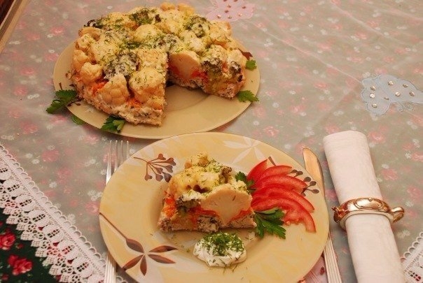 Закусочный тортик получается прелестно! Один раз приготовишь - захочется еще и еще! Закусочный тортик получается прелестно! Один раз приготовишь - захочется еще и еще!