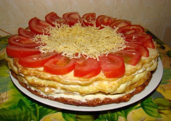 Очень вкусненький закусочный торт из кабачков